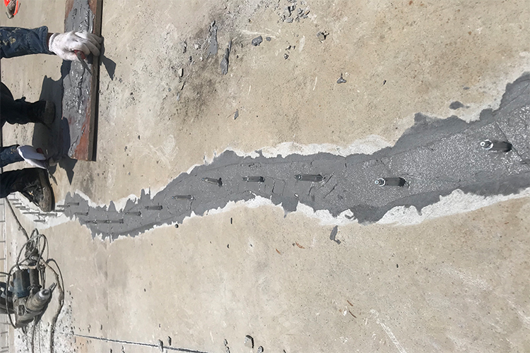 混凝土路面灌縫膠怎么用 混凝土路面灌縫膠怎么用